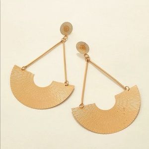 NWOT Laser Cut Fan Link Dangle Earrings